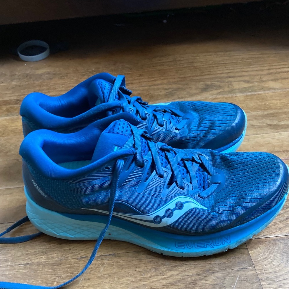Saucony Ride running shoes. Size 9.